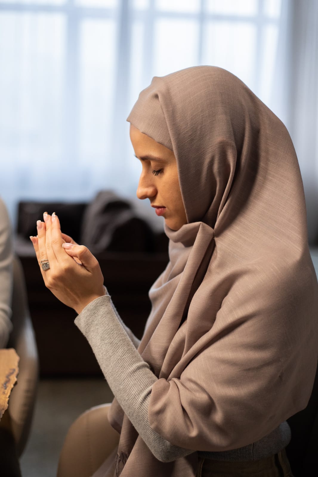 Muslim Women in Islam.Why Muslim Women Cover their Hair ,face